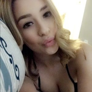 Meet your Posher, Yesenia